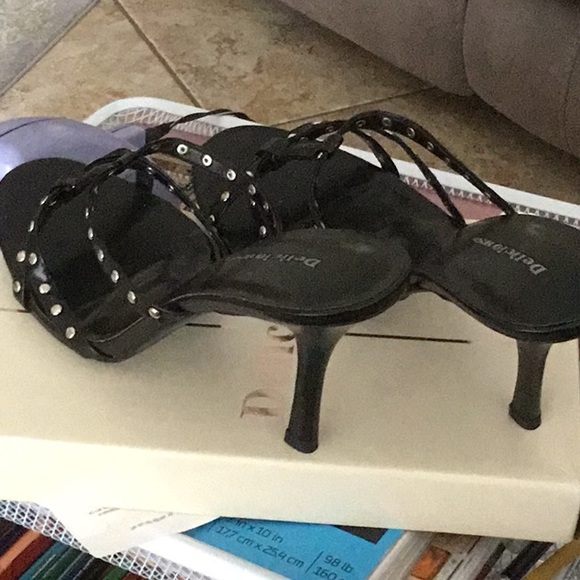 DELICIOUS HEELS - Picture 2 of 7